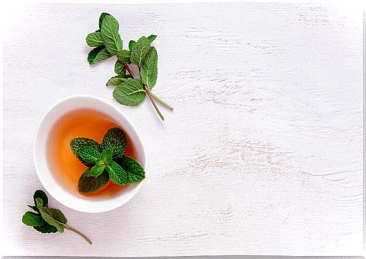 Tea with mint leaves