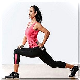 Woman doing lunges