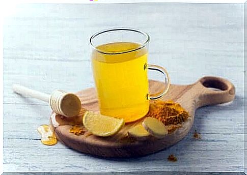 Turmeric with lemon and honey