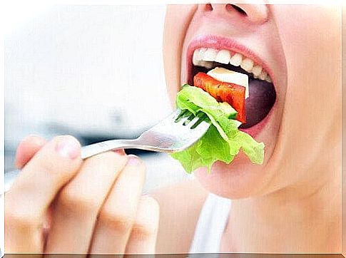 When you chew your food slowly, you reduce the risk of overeating