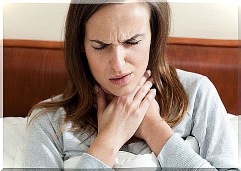 How to treat sore throat naturally