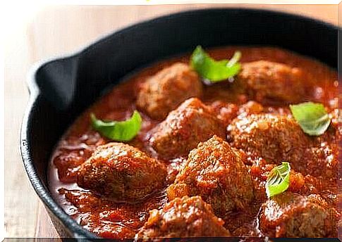 Spanish meatballs in a delicious sauce