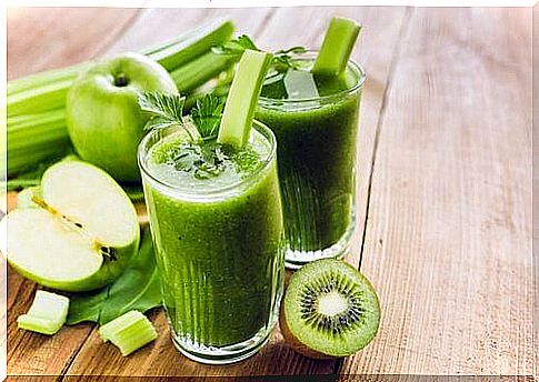 Despite all the myths about them, green smoothies are actually healthy