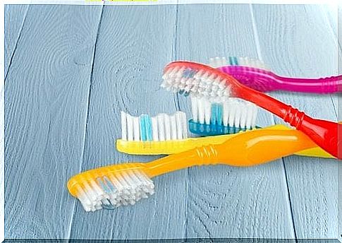 Your toothbrush can be full of harmful microorganisms