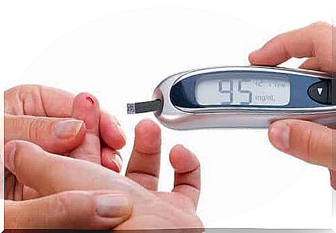 Person checks his blood sugar